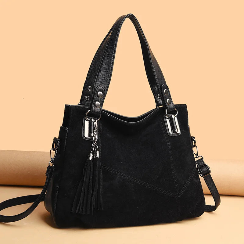 Pia Classic Handbag