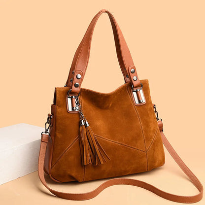 Pia Classic Handbag